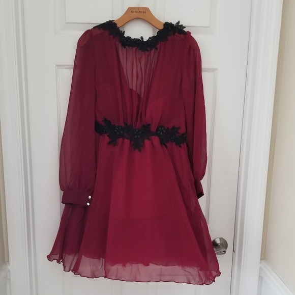 London Dress Company Dresses & Skirts - London Dress Company Faye Applique dress